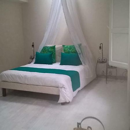 Bed and Breakfast L'Atelier Parnes Exterior foto